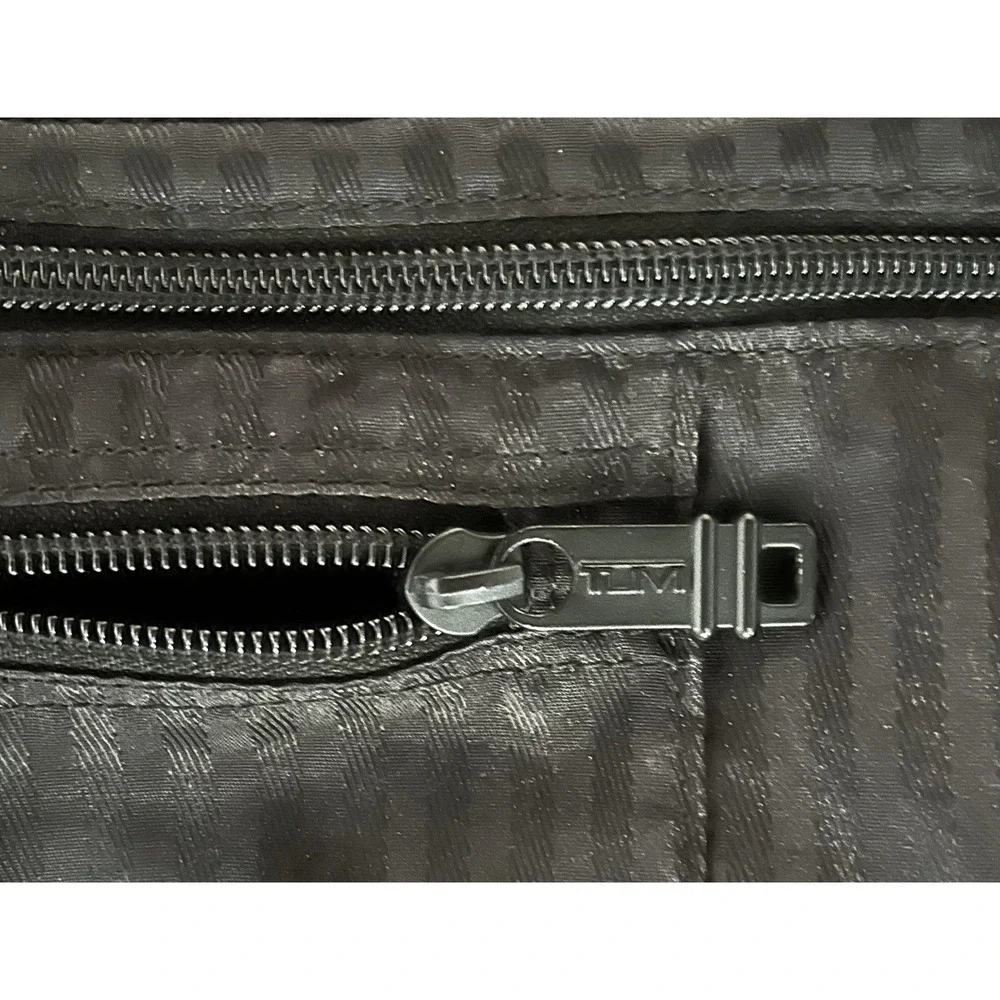 Tumi #934d3 alpha